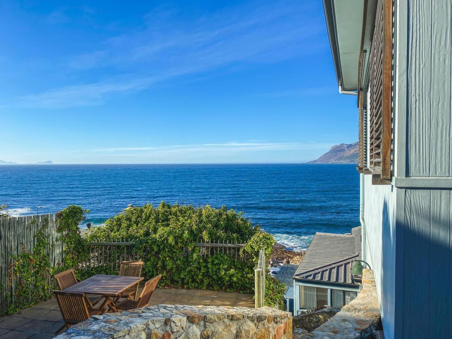 Modern Beach Apartment By Open Home Kalk Bay Buitenkant foto