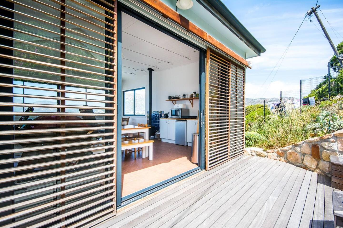 Modern Beach Apartment By Open Home Kalk Bay Buitenkant foto