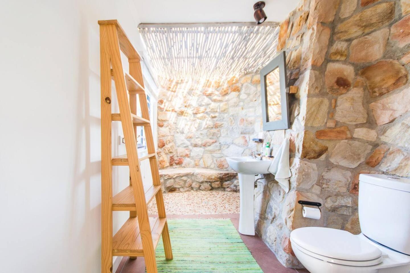 Modern Beach Apartment By Open Home Kalk Bay Buitenkant foto
